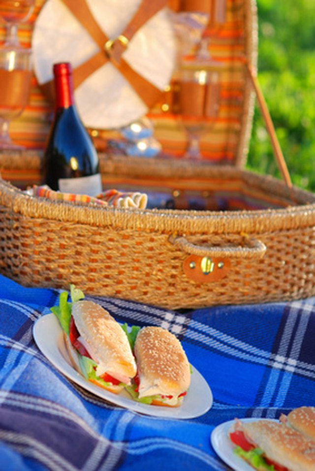 How to Keep Food Cold for a Picnic - 7 Tips – Heating & Plumbing London
