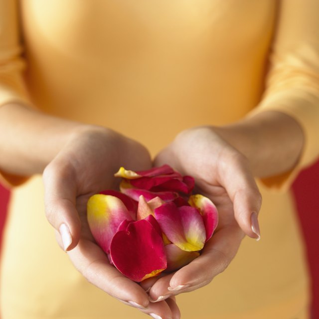 how to make rose petals out of tissue paper