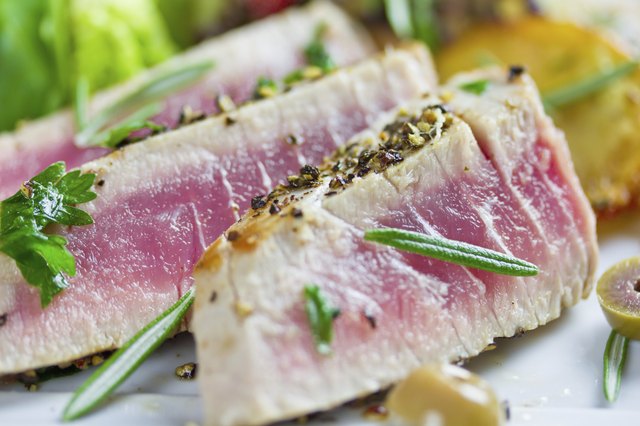 How to Broil Tuna Steaks ehow