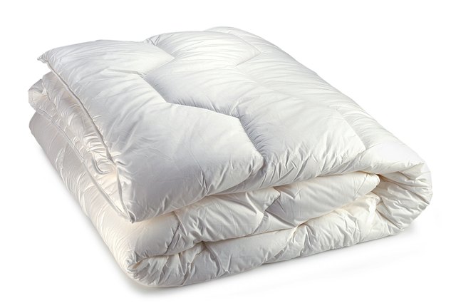 What Is the Difference Between Baffle and Box Down Comforters? | ehow