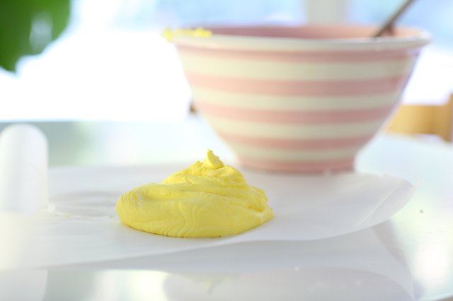 How To Make Cornstarch Play Dough Ehow   F4a5bbbf 1268 4079 Aca5 F79555f4d0be 