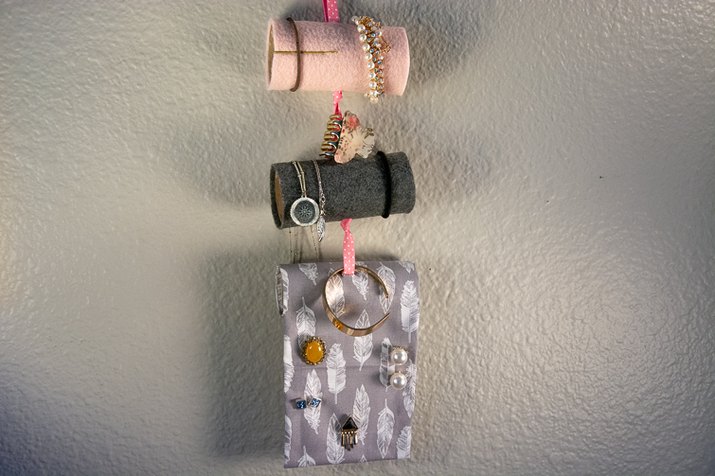 jewelry holder made from toilet paper rolls