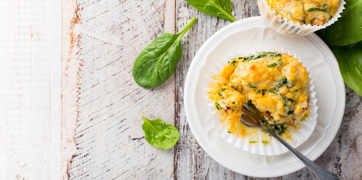 Muffins with spinach, sweet potatoes and cheese