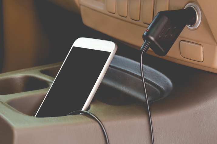 Charger plug phone on car