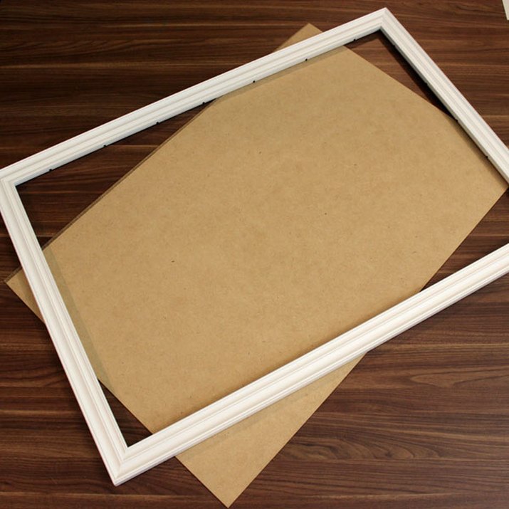 How to Decorate a Trifold Board