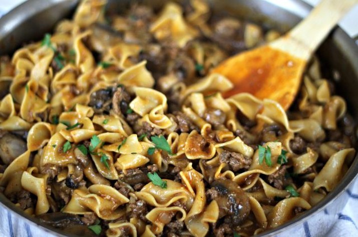 Beef stroganoff cooked in a single pot