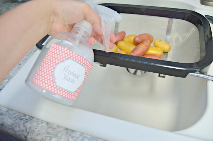 Homemade fruit and vegetable wash solution