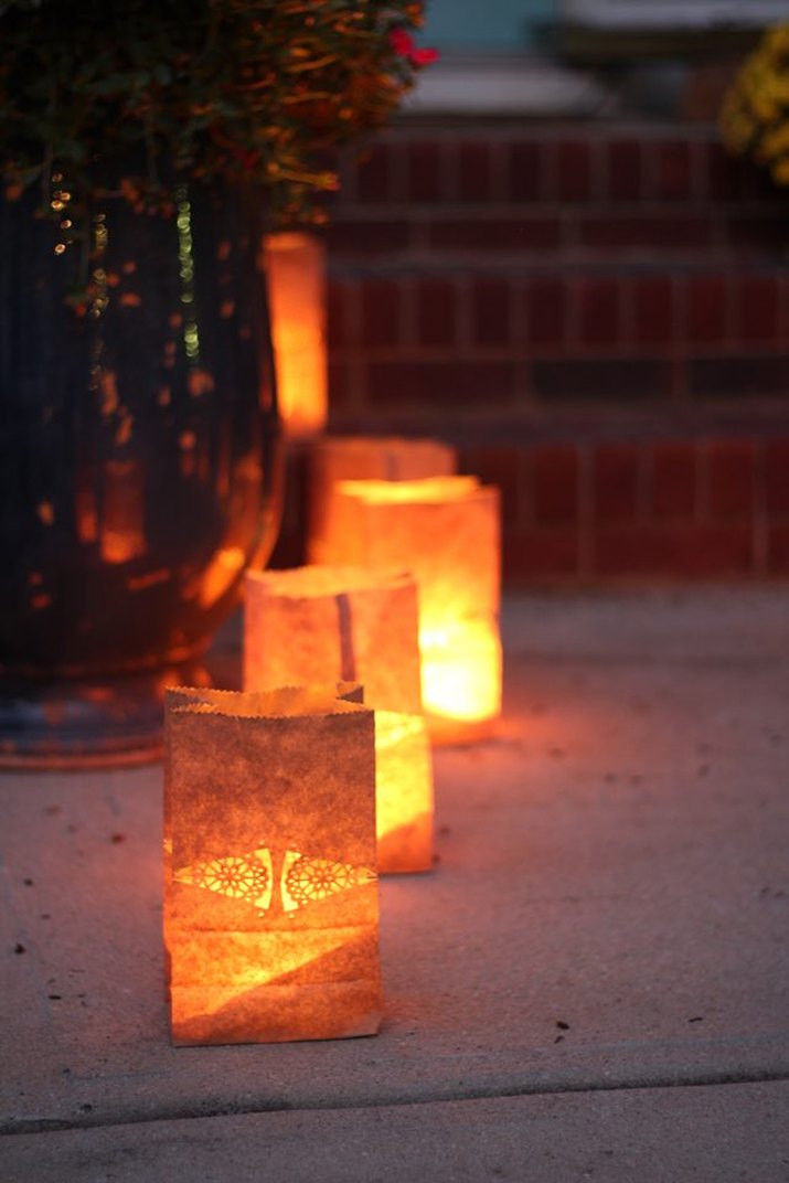 How to create safe paper bag luminaries