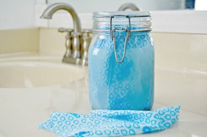 reusable bathroom cleaning wipes