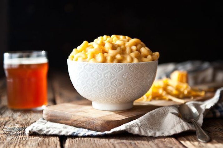 Bowl of mac and cheese and beer