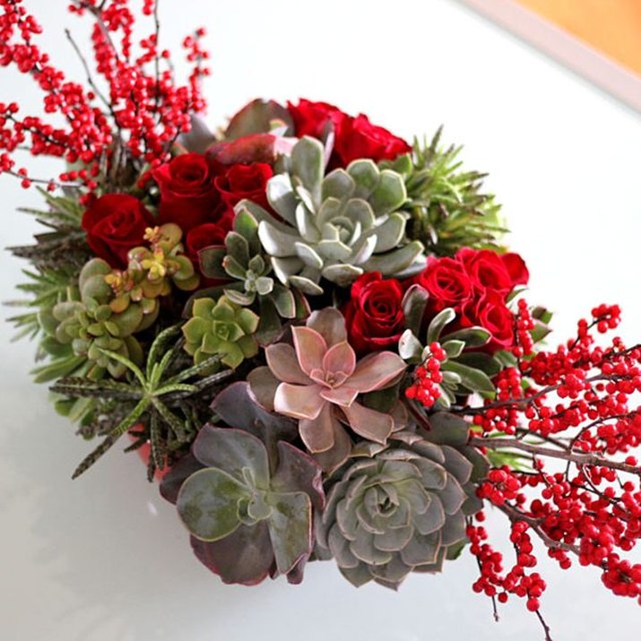 How to create a stunning holiday centerpiece with succulents