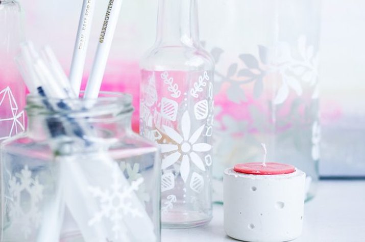 How to Decorate Glass Jars With Porcelain Paint Pens
