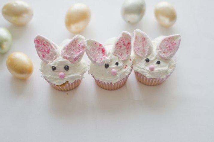 Bunny cupcakes.