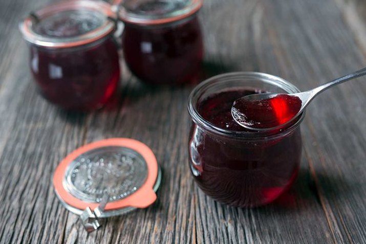 Homemade pomegranate champagne jelly