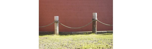 How to Build a Nautical Rope Fence (4 Steps) | eHow